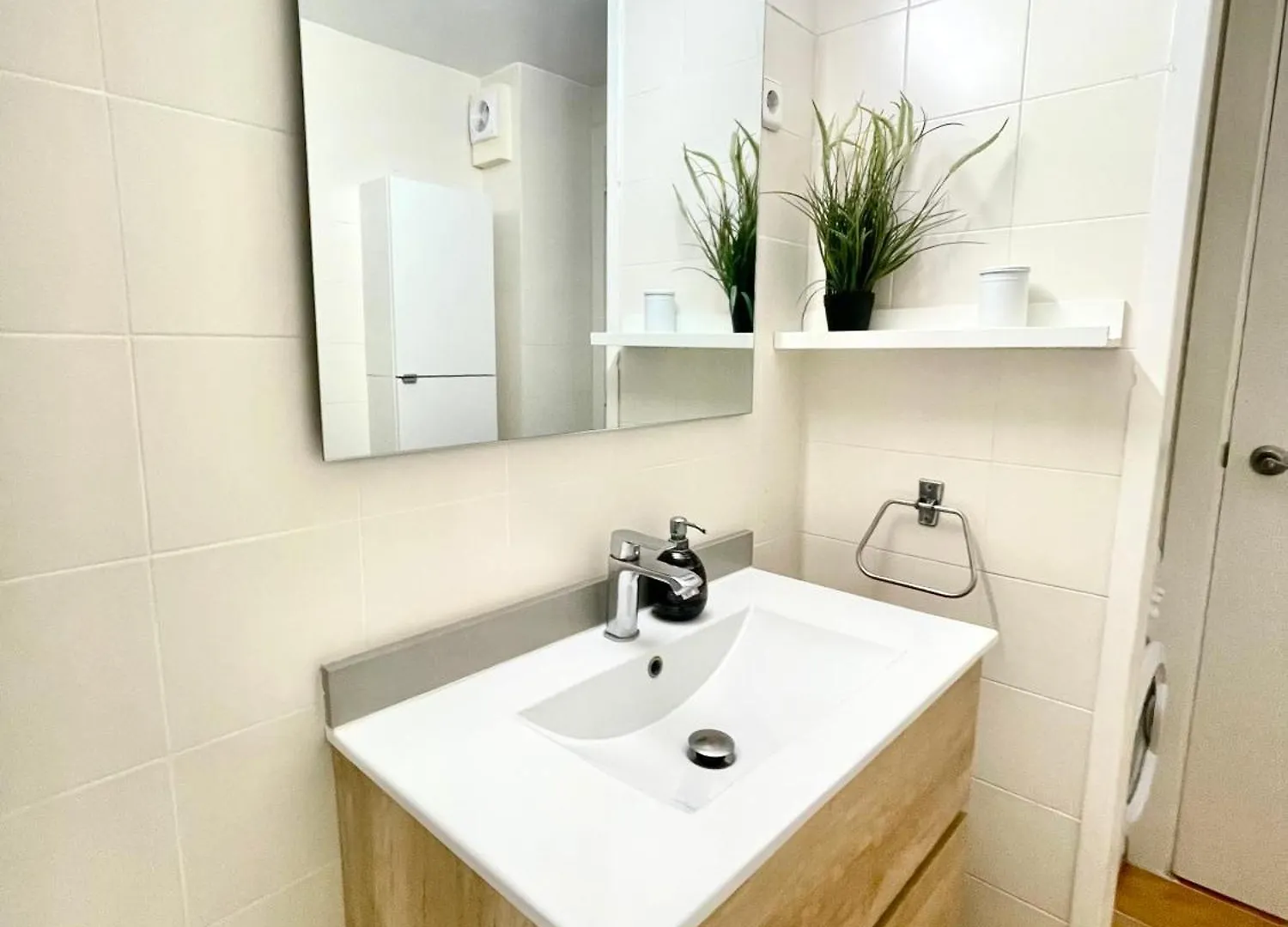 Seahomes Vacations, La Mer Bleue, Beach&Pool, Pk, Full Equipped In Fenals Beach Lloret de Mar Appartement
