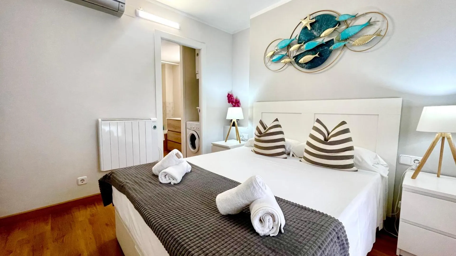 Appartement Seahomes Vacations, La Mer Bleue, Beach&Pool, Pk, Full Equipped In Fenals Beach Lloret de Mar Spanje